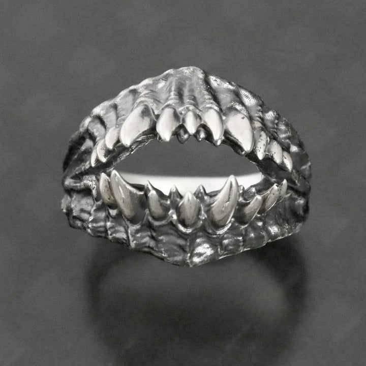 Retro pointed-tooth ring