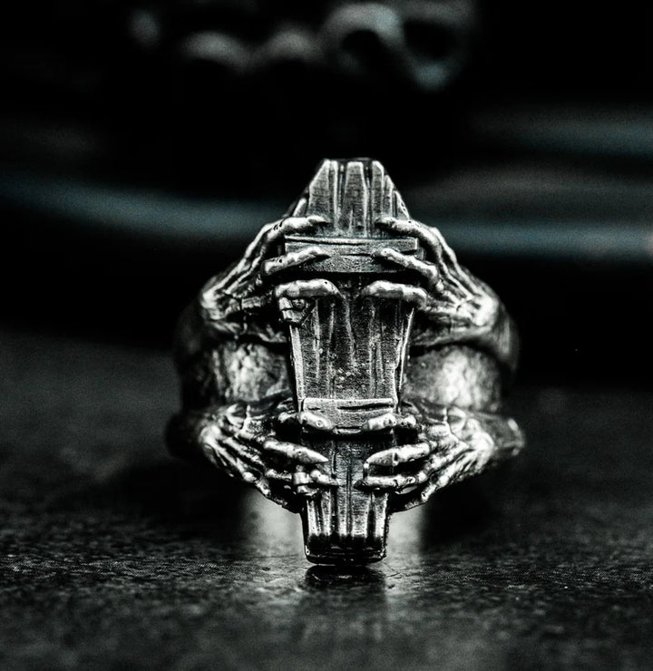 Old coffin skull finger ring